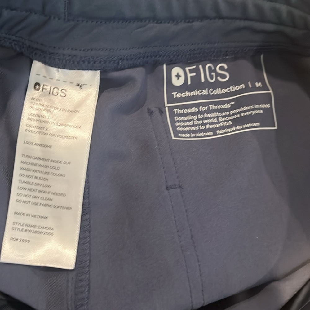 Figs Women’s Space Navy Zamora Jogger Scrub Pants, Size M - Picture 2 of 3